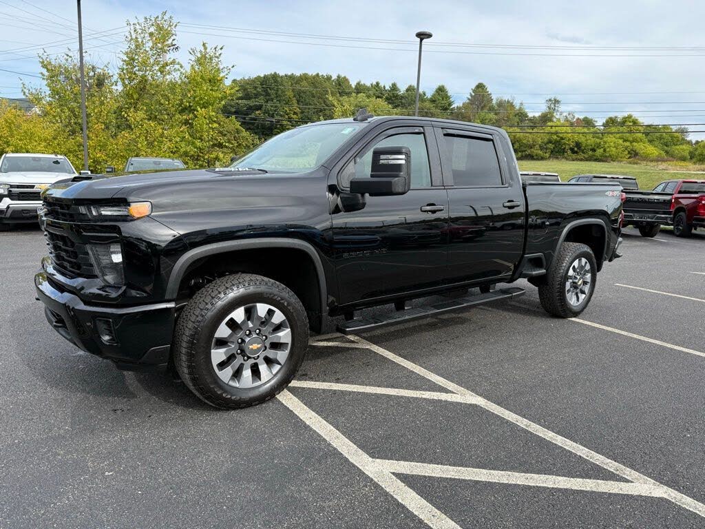 2024 Chevrolet Silverado 2500HD Custom Crew Cab 4WD