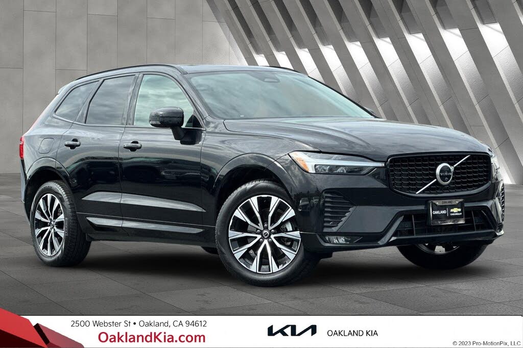 2025 Volvo XC60 B5 Plus Dark Theme AWD