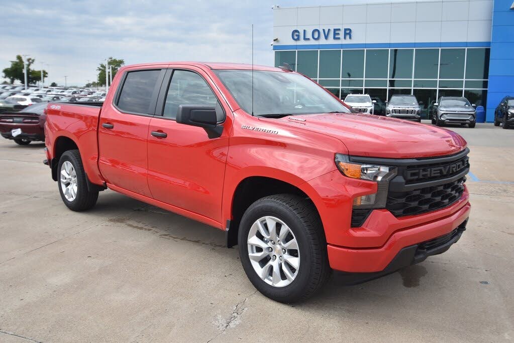 2026 Chevrolet Silverado 1500 Custom Crew Cab 4WD