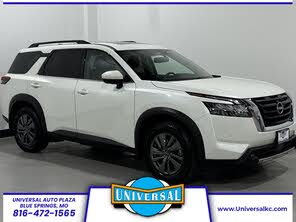 Nissan Pathfinder SV 4WD