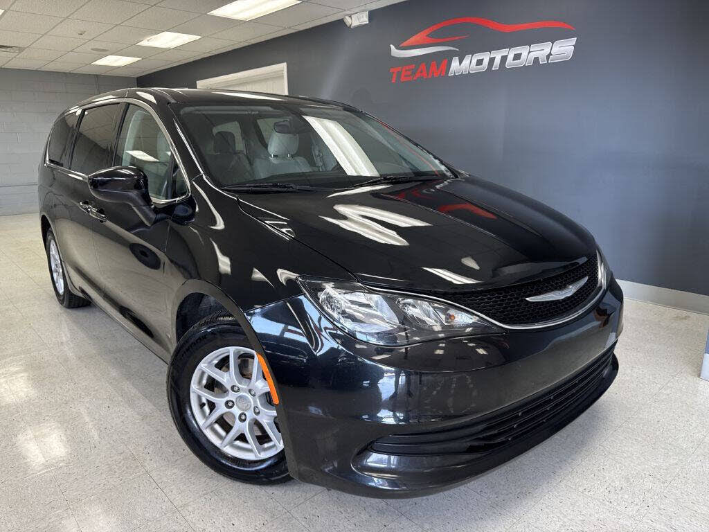 2017 Chrysler Pacifica LX FWD