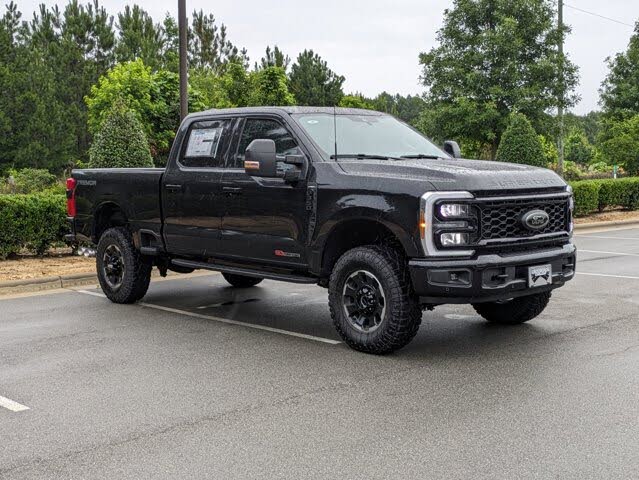 2025 Ford F-350 Super Duty Lariat Crew Cab 4WD