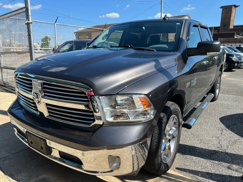 2016 RAM 1500 SLT Crew Cab 4WD
