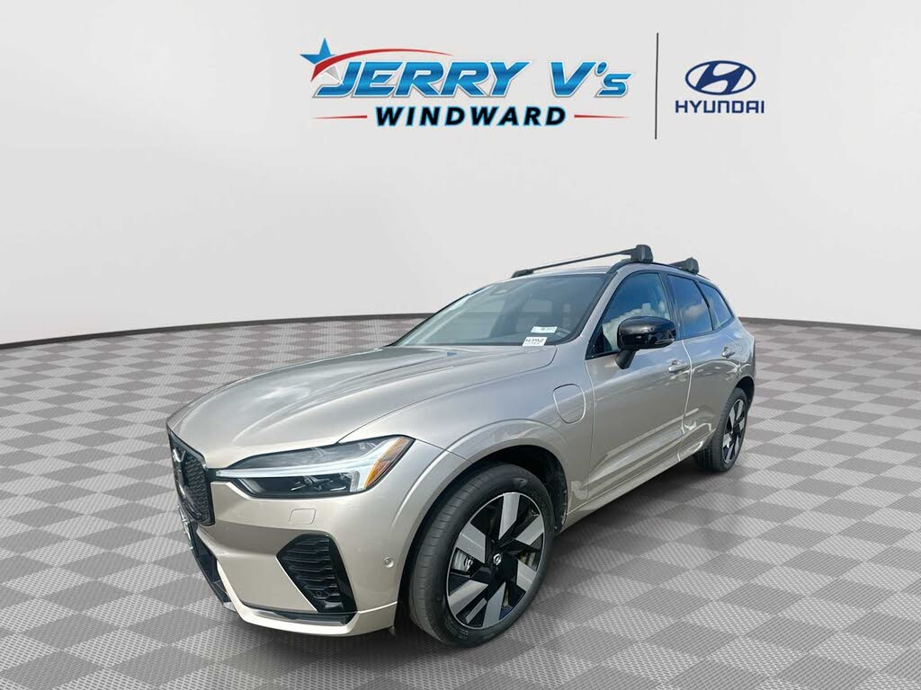 2024 Volvo XC60 Recharge T8 Plus Dark Theme eAWD