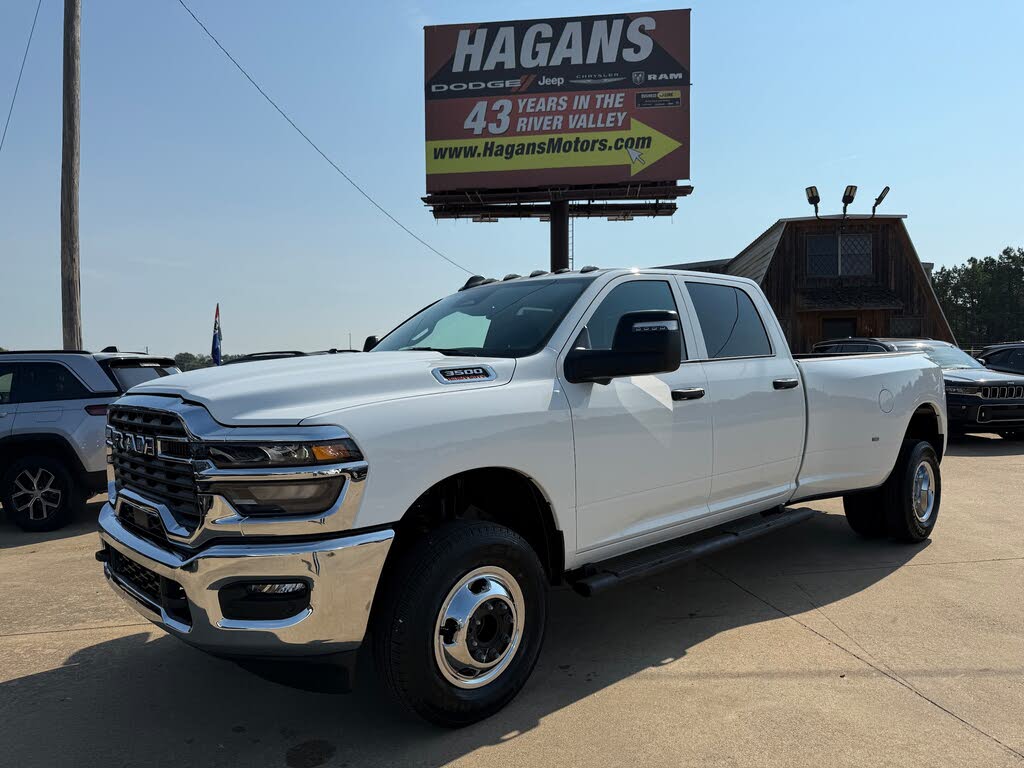 2026 RAM 3500 Tradesman Crew Cab LB DRW 4WD