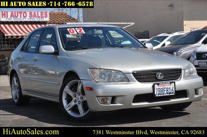 2002 Lexus IS 300 Sedan RWD