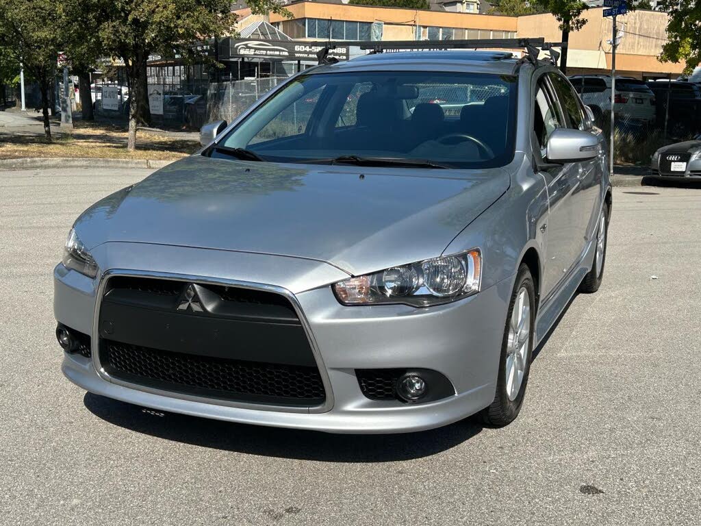 Mitsubishi Lancer SE FWD 2015