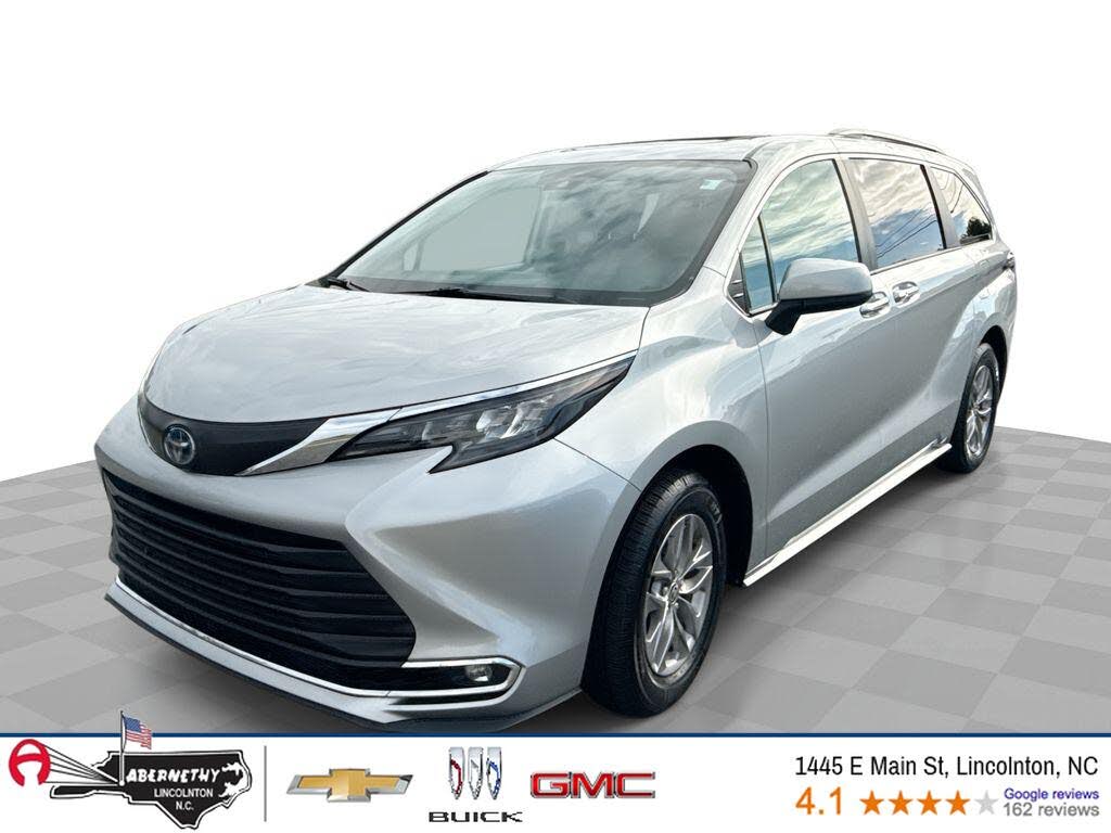 2024 Toyota Sienna XLE 7-Passenger FWD