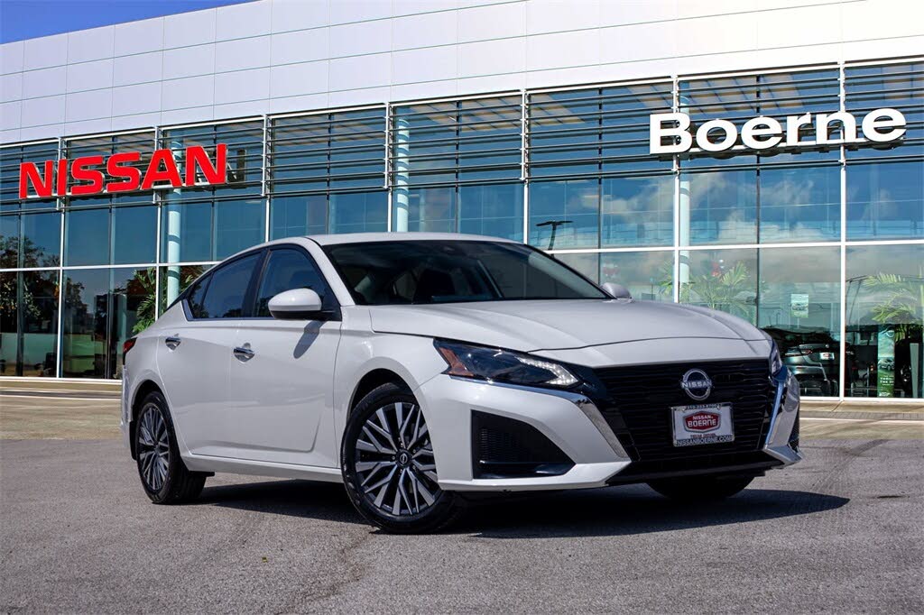 2025 Nissan Altima 2.5 SV FWD