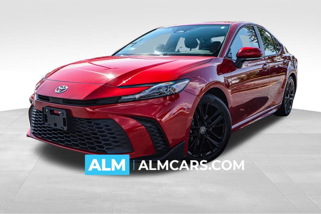 2025 Toyota Camry SE FWD