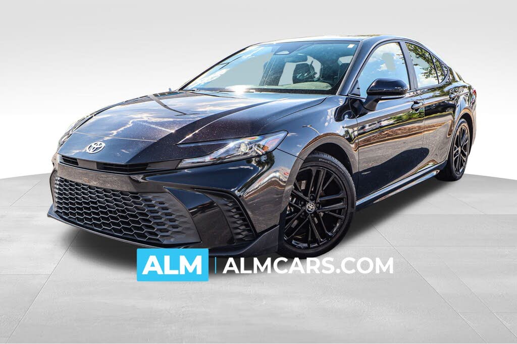 2025 Toyota Camry SE FWD