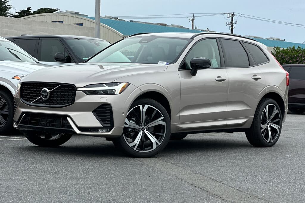 2025 Volvo XC60 B5 Ultra Dark Theme AWD