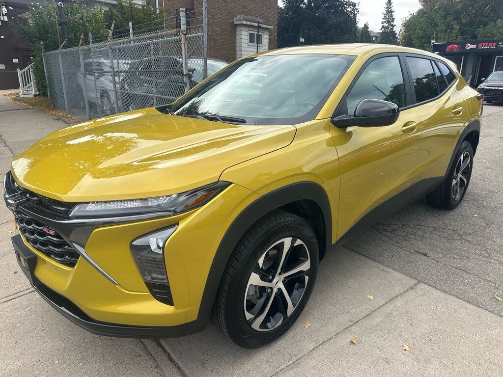 2025 Chevrolet Trax RS with 1RS FWD