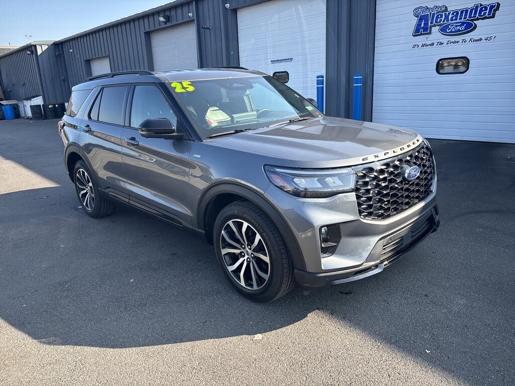 2025 Ford Explorer ST-Line AWD