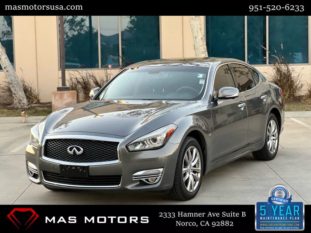 2018 INFINITI Q70 3.7 Luxe AWD