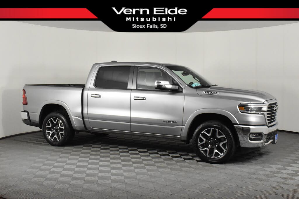 2025 RAM 1500 Laramie Crew Cab 4WD