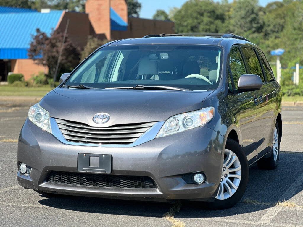2013 Toyota Sienna XLE 7-Passenger