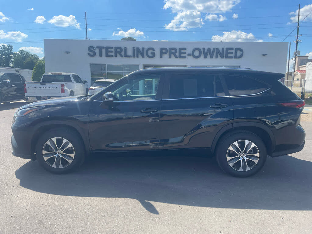 2024 Toyota Highlander XLE FWD