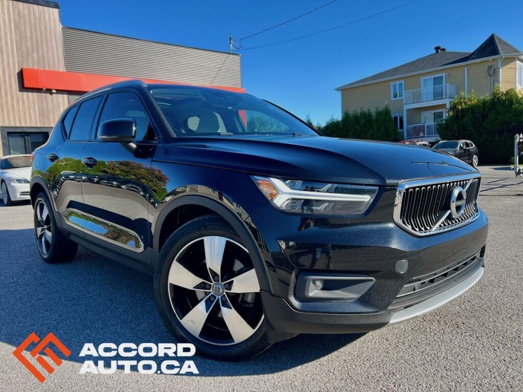 2020 Volvo XC40 T4 Momentum AWD