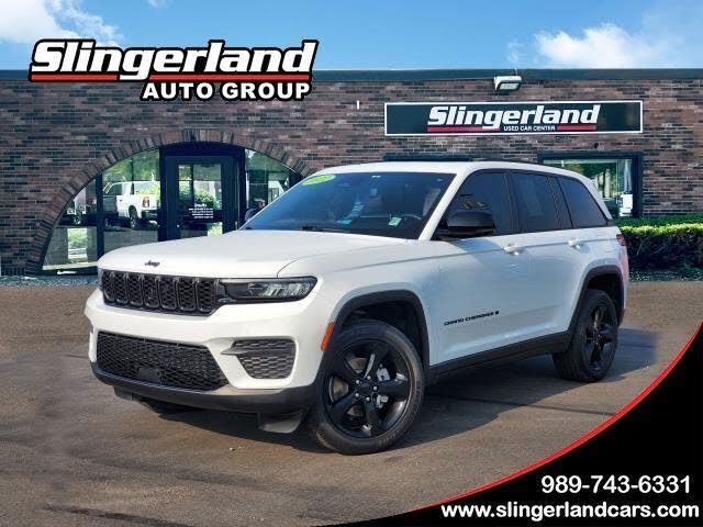 2022 Jeep Grand Cherokee Altitude 4WD