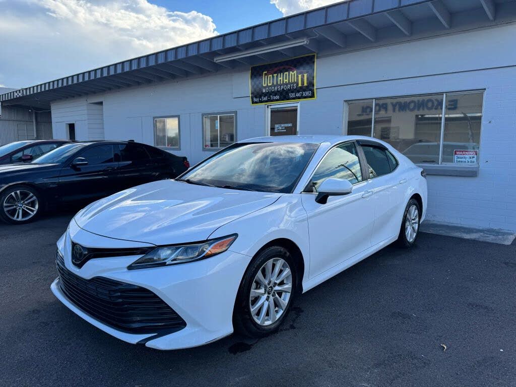 2019 Toyota Camry SE FWD