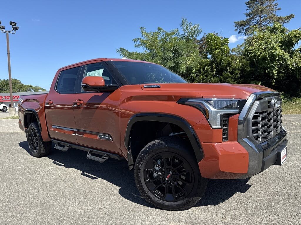2025 Toyota Tundra Hybrid Platinum HV CrewMax Cab 4WD