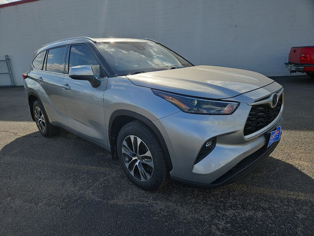 2022 Toyota Highlander XLE FWD