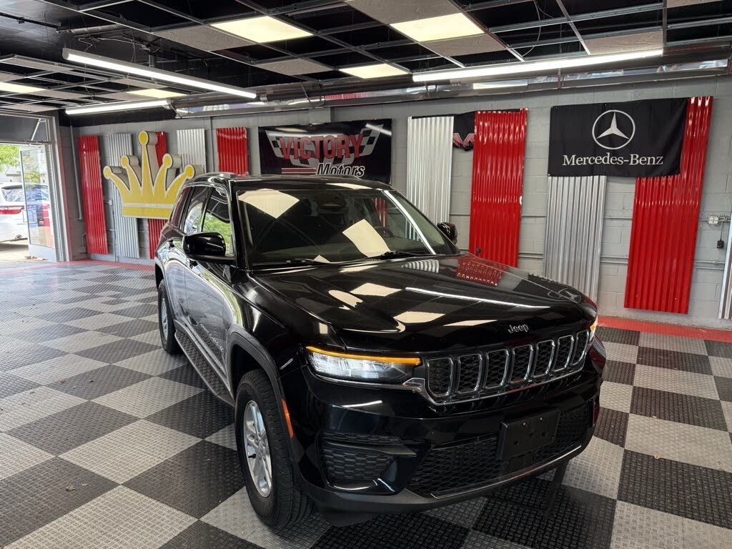 2023 Jeep Grand Cherokee Laredo 4WD