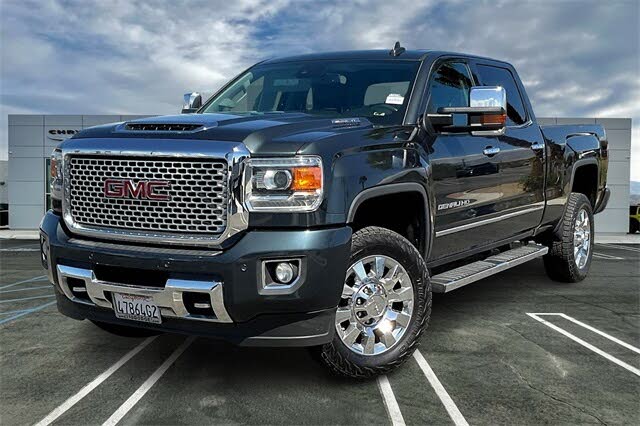 2017 GMC Sierra 2500HD Denali Crew Cab SB 4WD