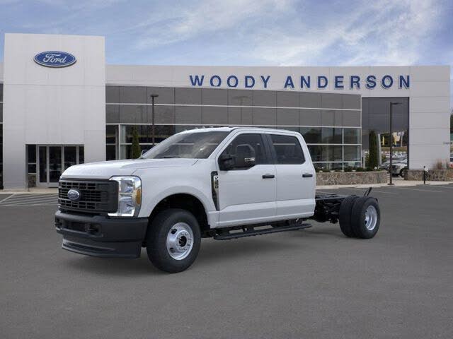 2026 Ford F-350 Super Duty Chassis XL Crew Cab DRW 4WD