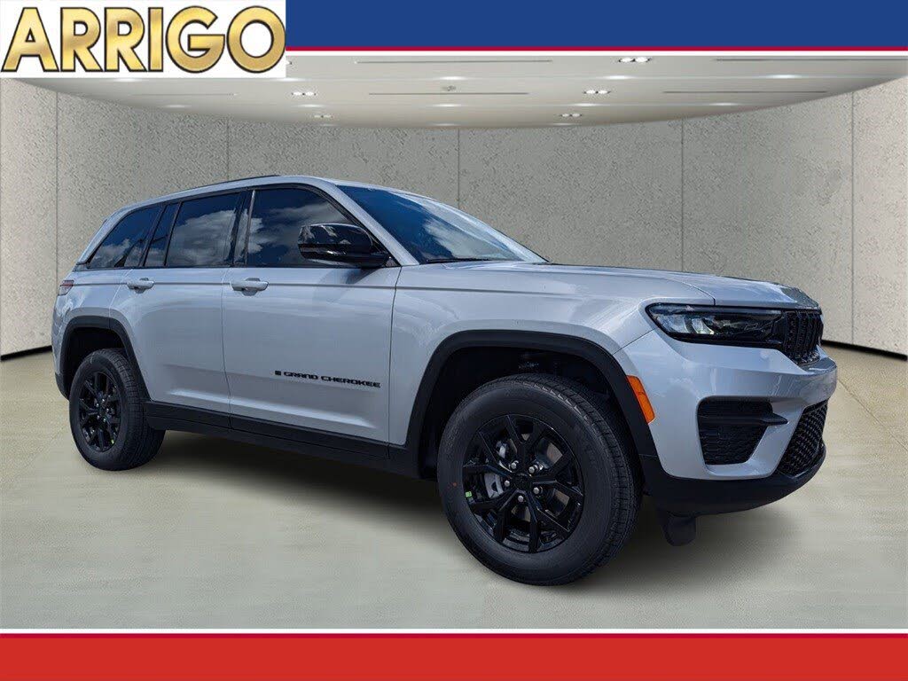 2025 Jeep Grand Cherokee Altitude RWD