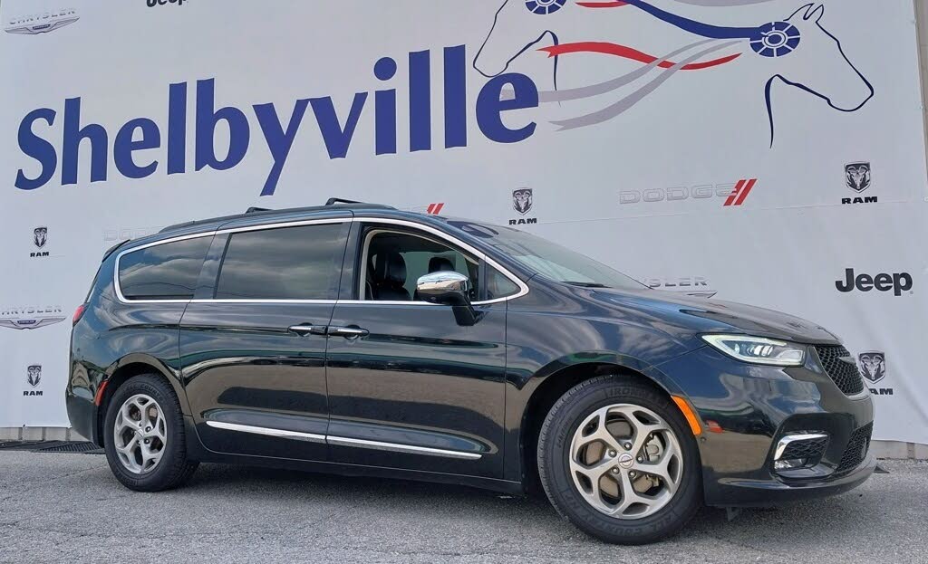 2022 Chrysler Pacifica Limited FWD