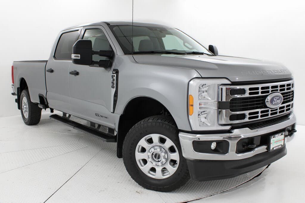 2023 Ford F-350 Super Duty XLT Crew Cab 4WD