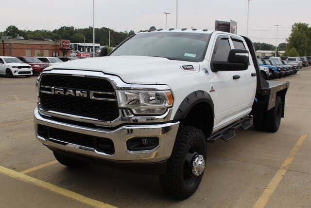 2024 RAM 3500 Chassis Tradesman Crew Cab LB DRW 4WD