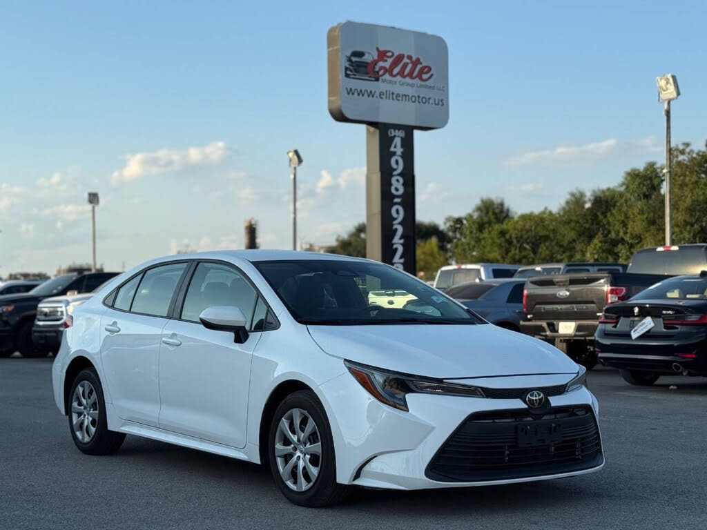 2024 Toyota Corolla LE FWD