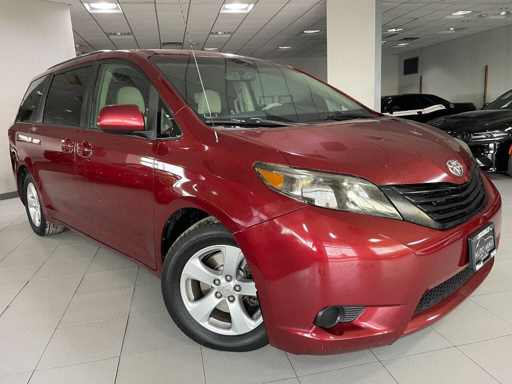 2012 Toyota Sienna LE 8-Passenger