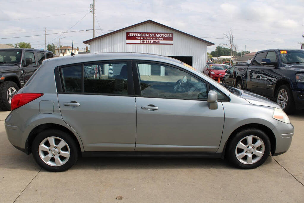 2008 Nissan Versa SL Hatchback