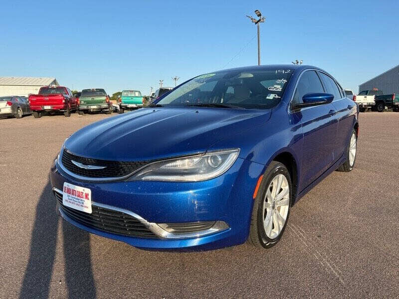 2016 Chrysler 200 Limited Sedan FWD