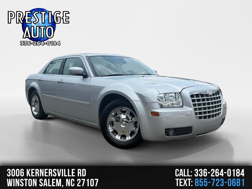 2005 Chrysler 300 Touring RWD