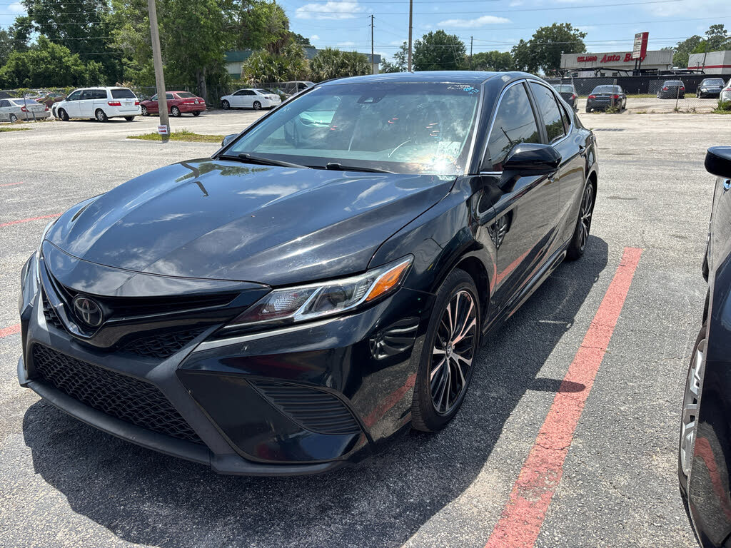 2020 Toyota Camry SE FWD