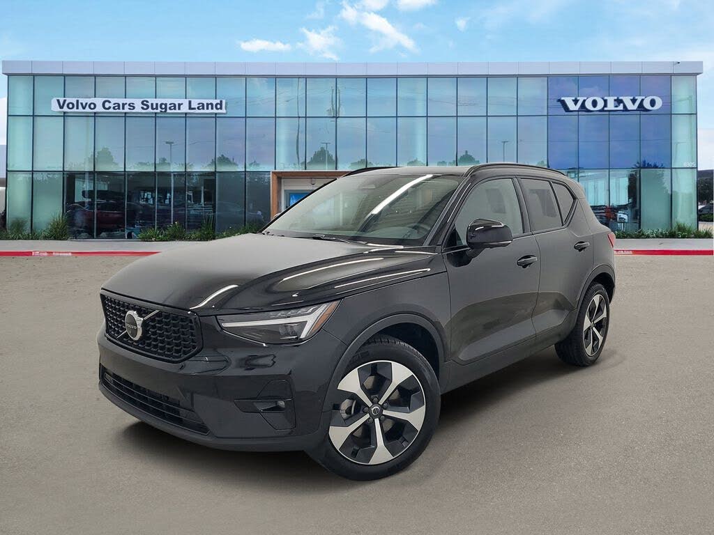 2026 Volvo XC40 B4 Plus FWD