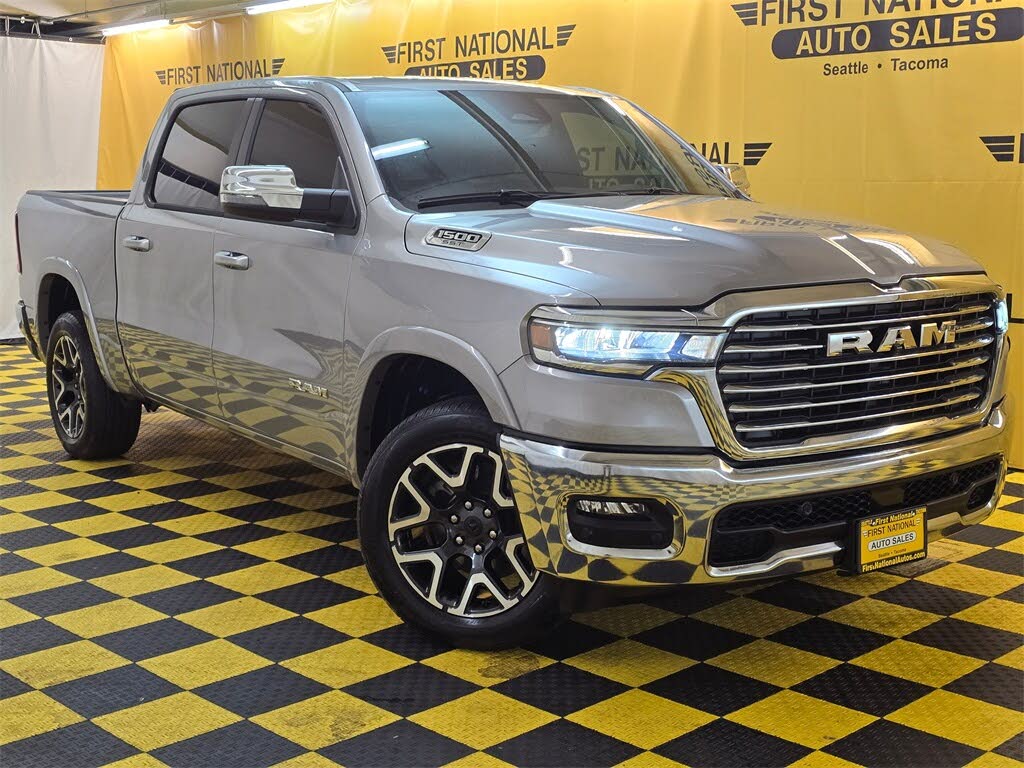 2025 RAM 1500 Laramie Crew Cab 4WD