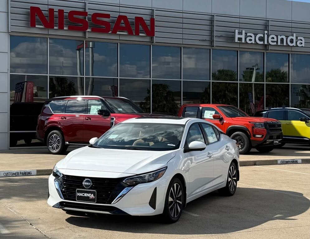 2025 Nissan Sentra SV FWD