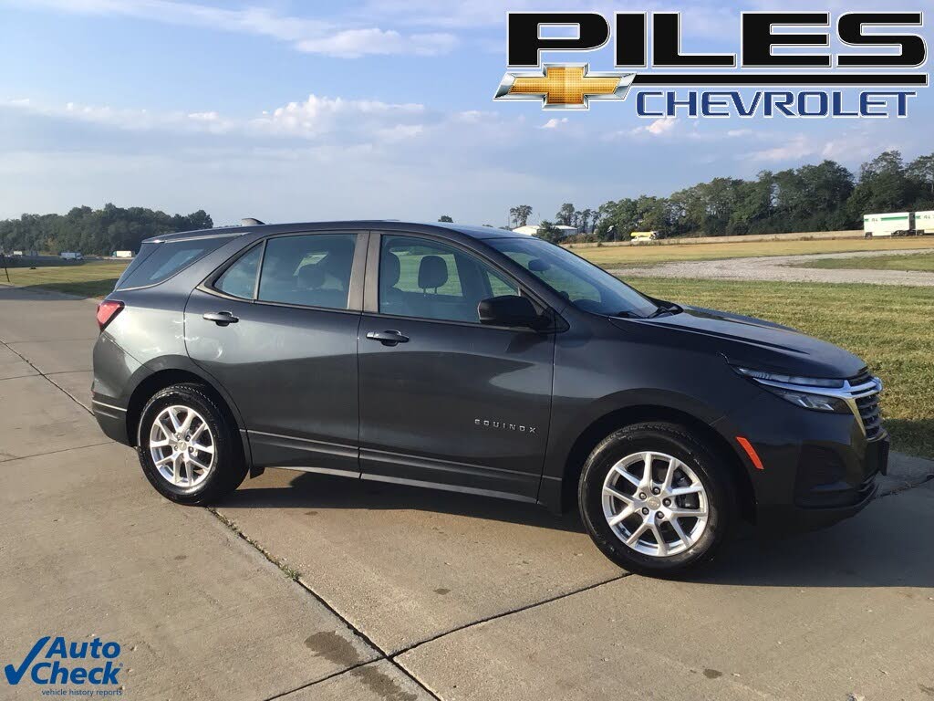 2022 Chevrolet Equinox LS FWD with 1LS