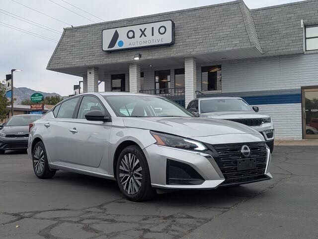 2024 Nissan Altima 2.5 SV FWD