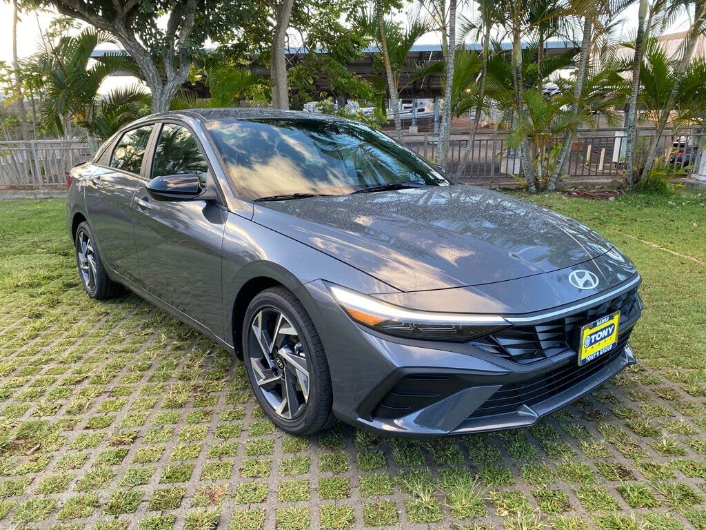 2025 Hyundai Elantra SEL Sport FWD