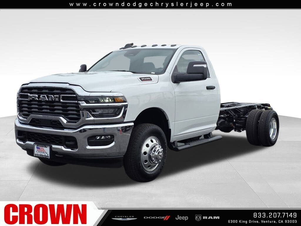 2026 RAM 3500 Chassis Tradesman Regular Cab LB DRW RWD