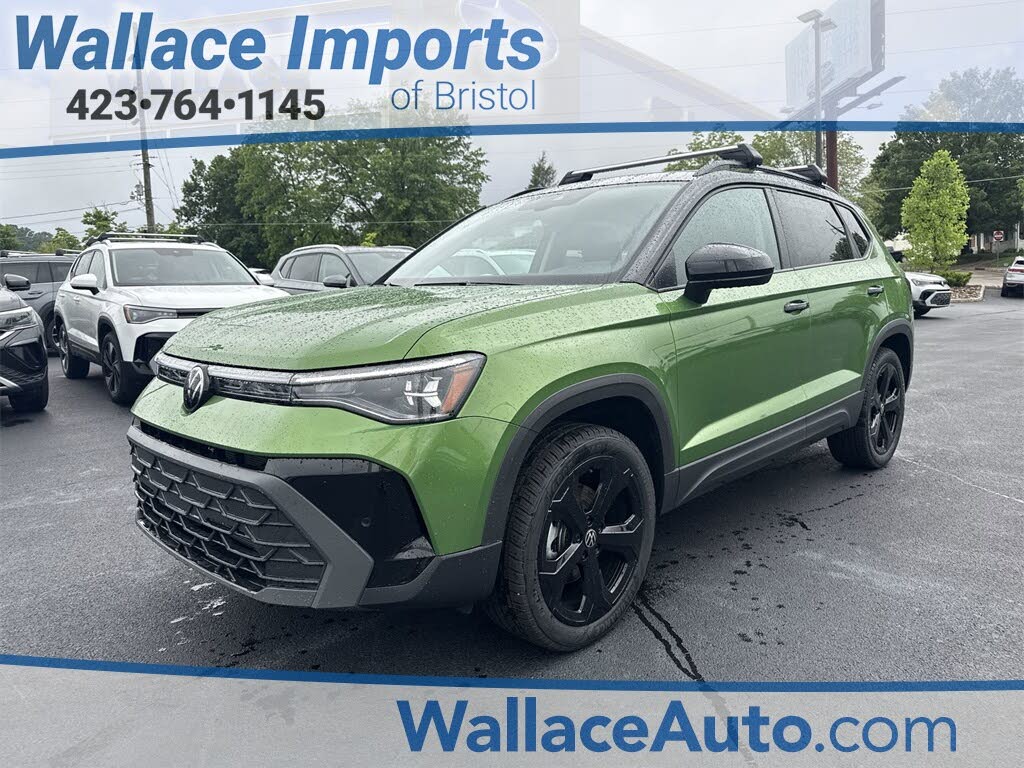 2025 Volkswagen Taos SE Black 4Motion