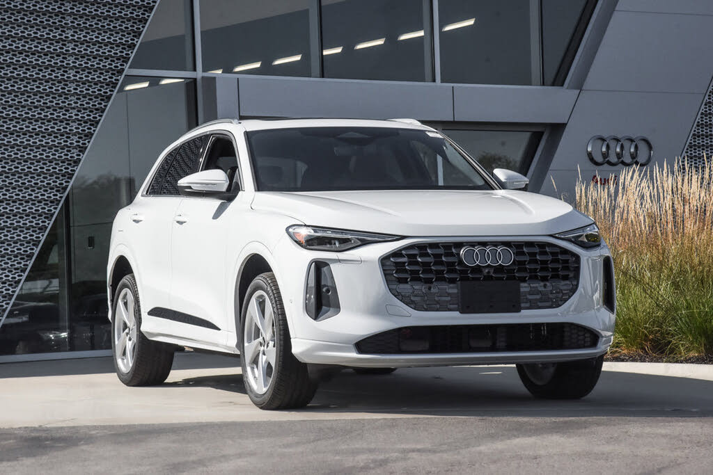 2025 Audi Q5 quattro Premium Plus 40 TFSI