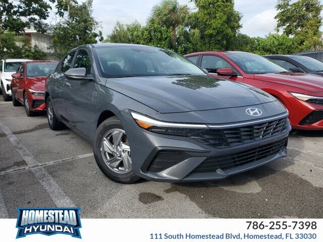 2025 Hyundai Elantra SE FWD